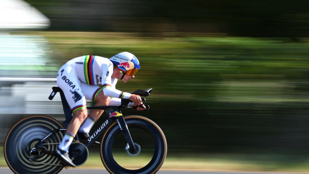 Tour de France : Remco Evenepoel remporte le chrono de la 16e étape, Pogacar deuxième