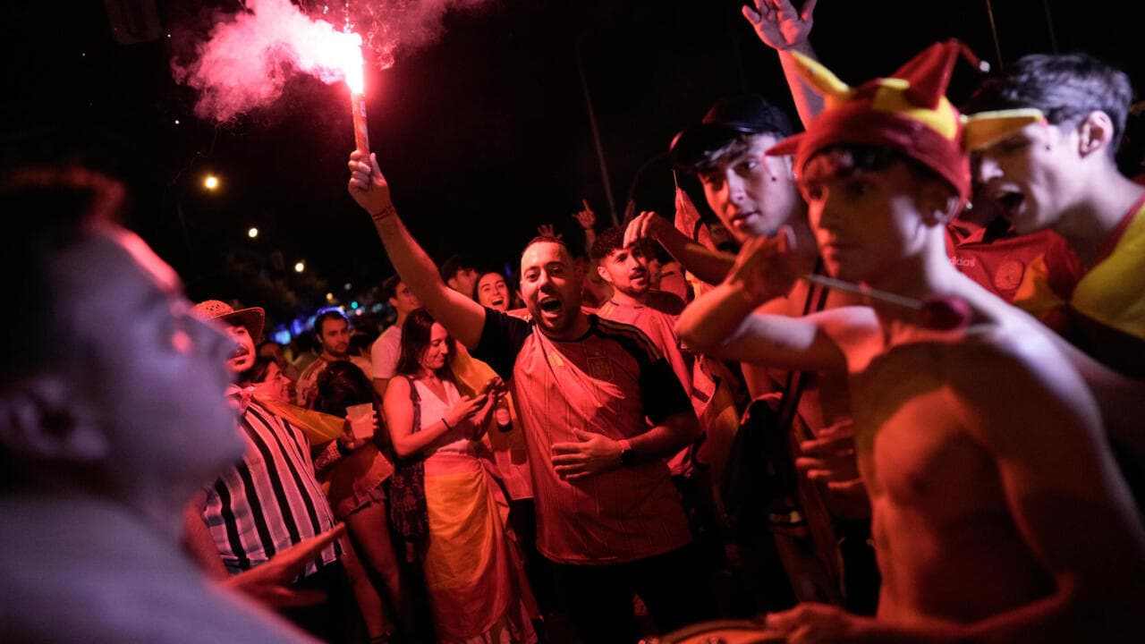 À Madrid, larmes de joie et scènes de liesse après la victoire de l'Espagne en Coupe du monde