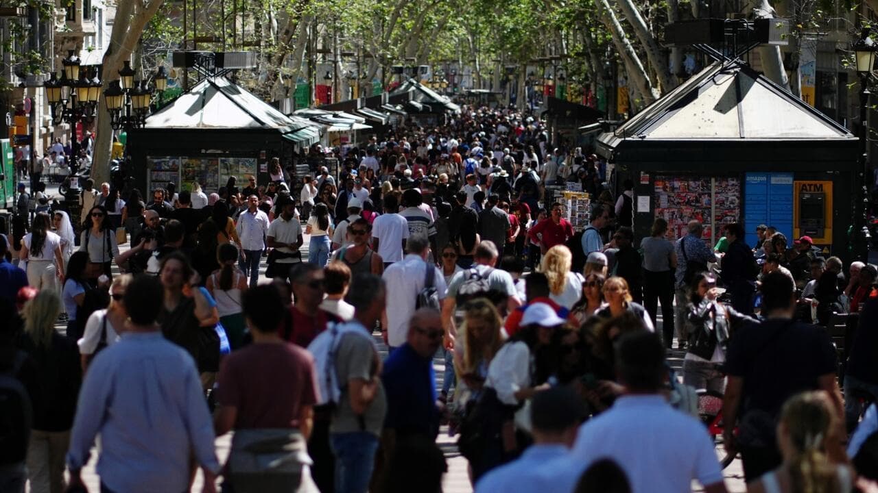Du Pérou à l'Espagne, la riposte contre le surtourisme
